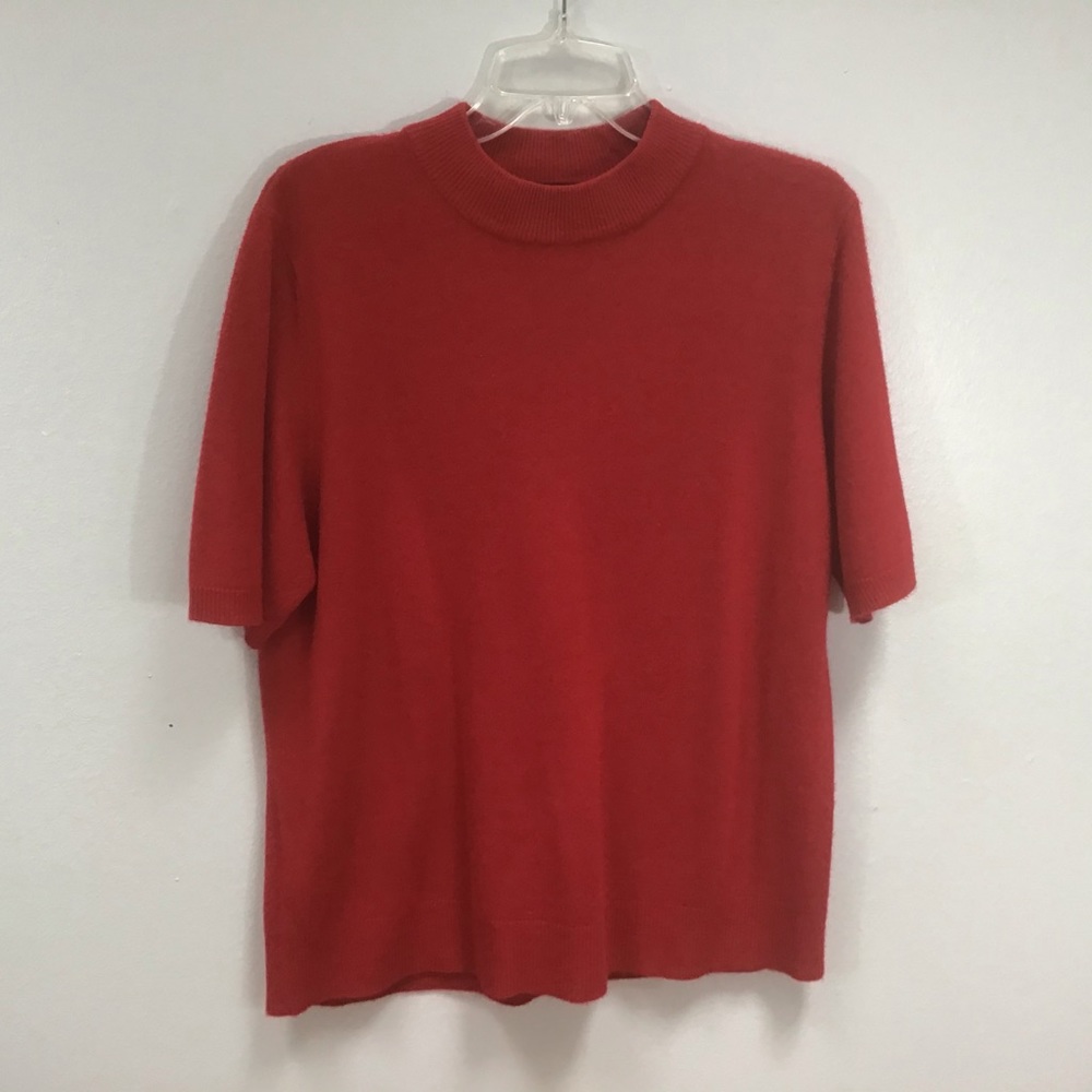 RED SHORT SLEEVED SWEATER